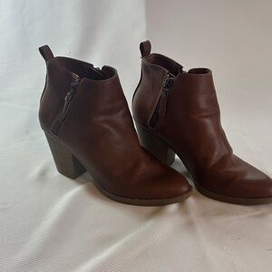 Universal Thread Brown Leather Ankle Booties with Side Zip